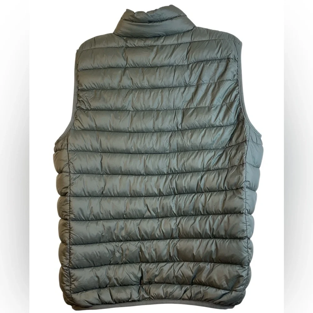 Quilted Men's Green Puffer Vest Size Small #44